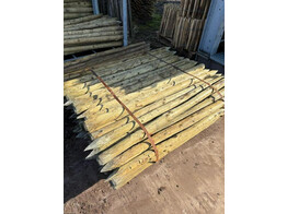 Houten paal geschild gepunt geimpregneerd